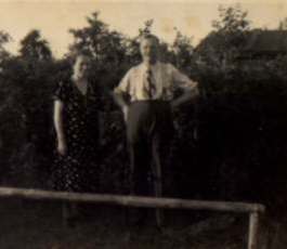 1933. Ralph&acute;s grandma and grandpa in &Ouml;hringen Germany. 